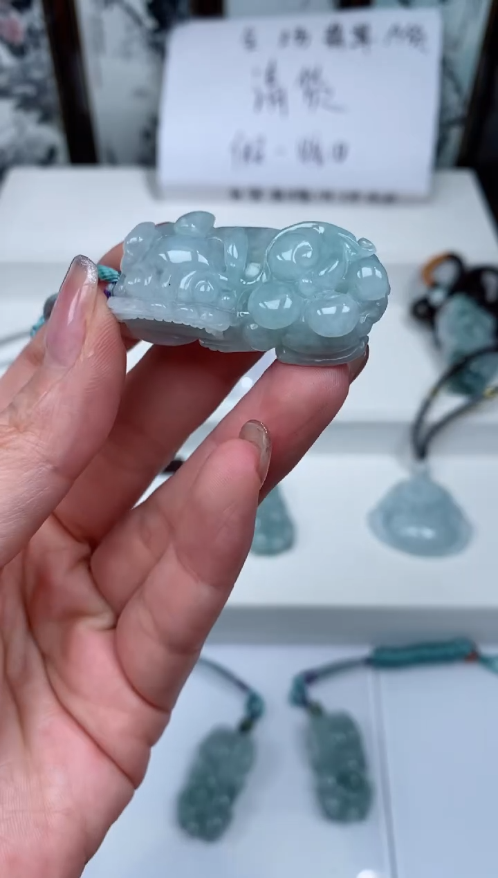 【闪购商品】翡翠颈饰未镶嵌吊坠