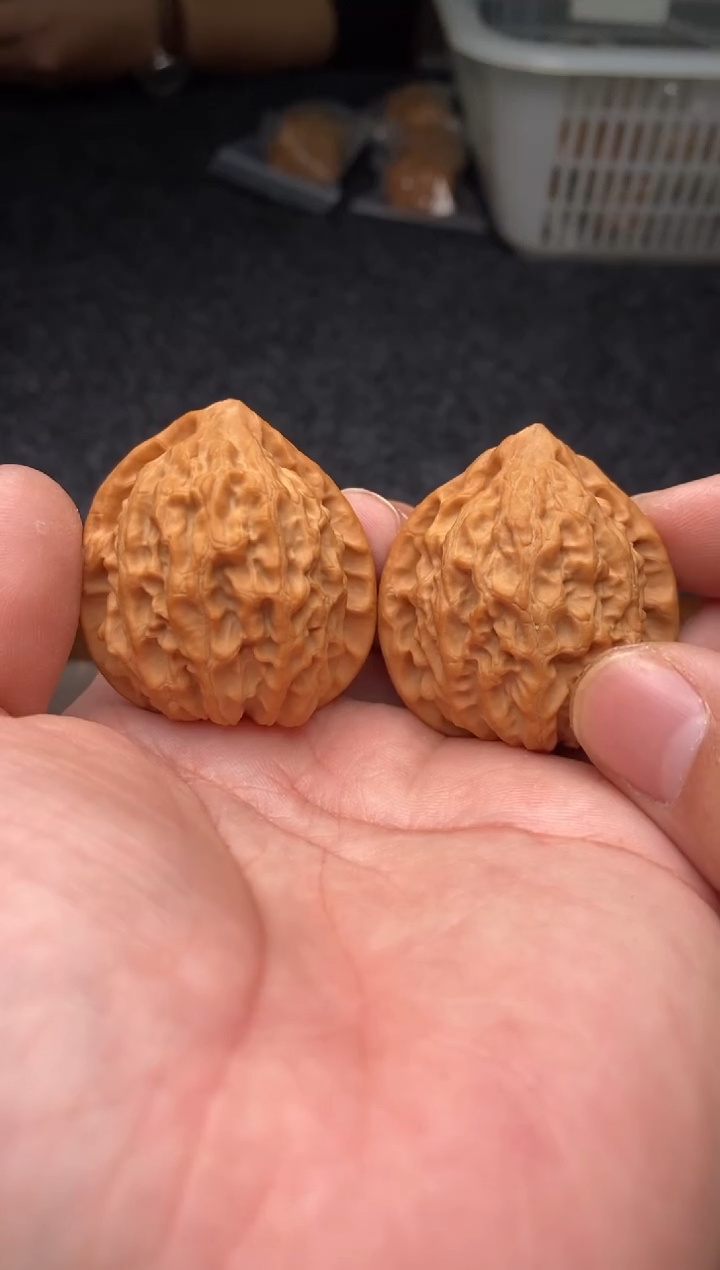 把件文玩核桃b242号40尺金牛