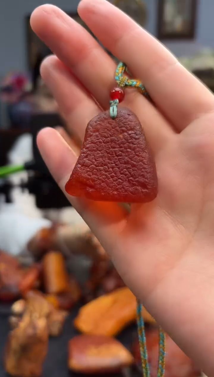 琥珀颈饰未镶嵌吊坠