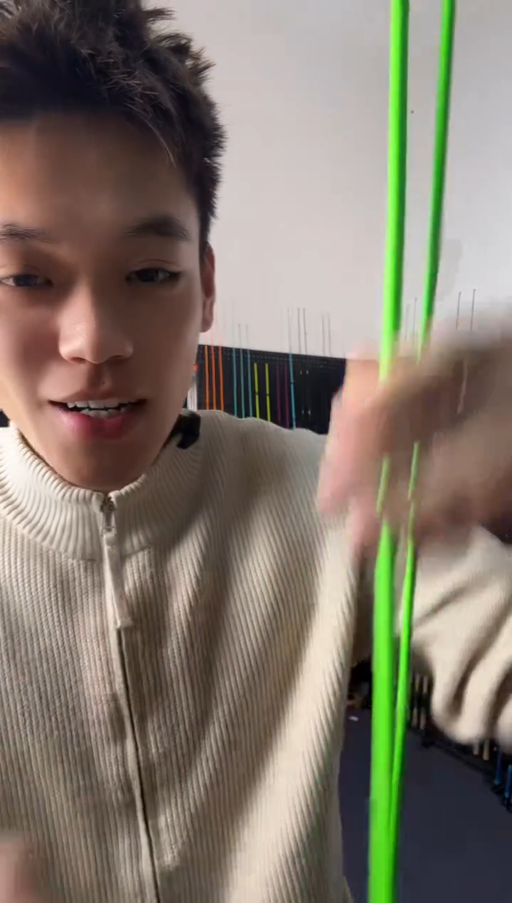 1.8m碳素绿巨人1.8米L枪柄（瑕疵尾货竿，没有售后，介意勿拍）