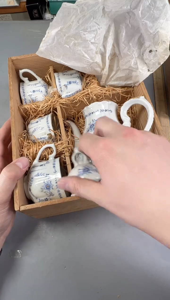 瓷片阿****哥882号满30米包邮，碰瓷社感谢您的支持~