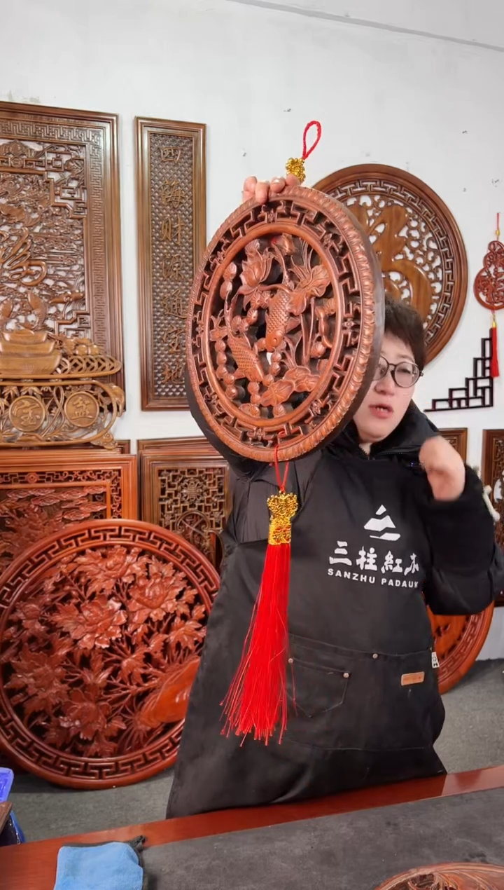 【闪购商品】香樟木木雕35公分  连年有余