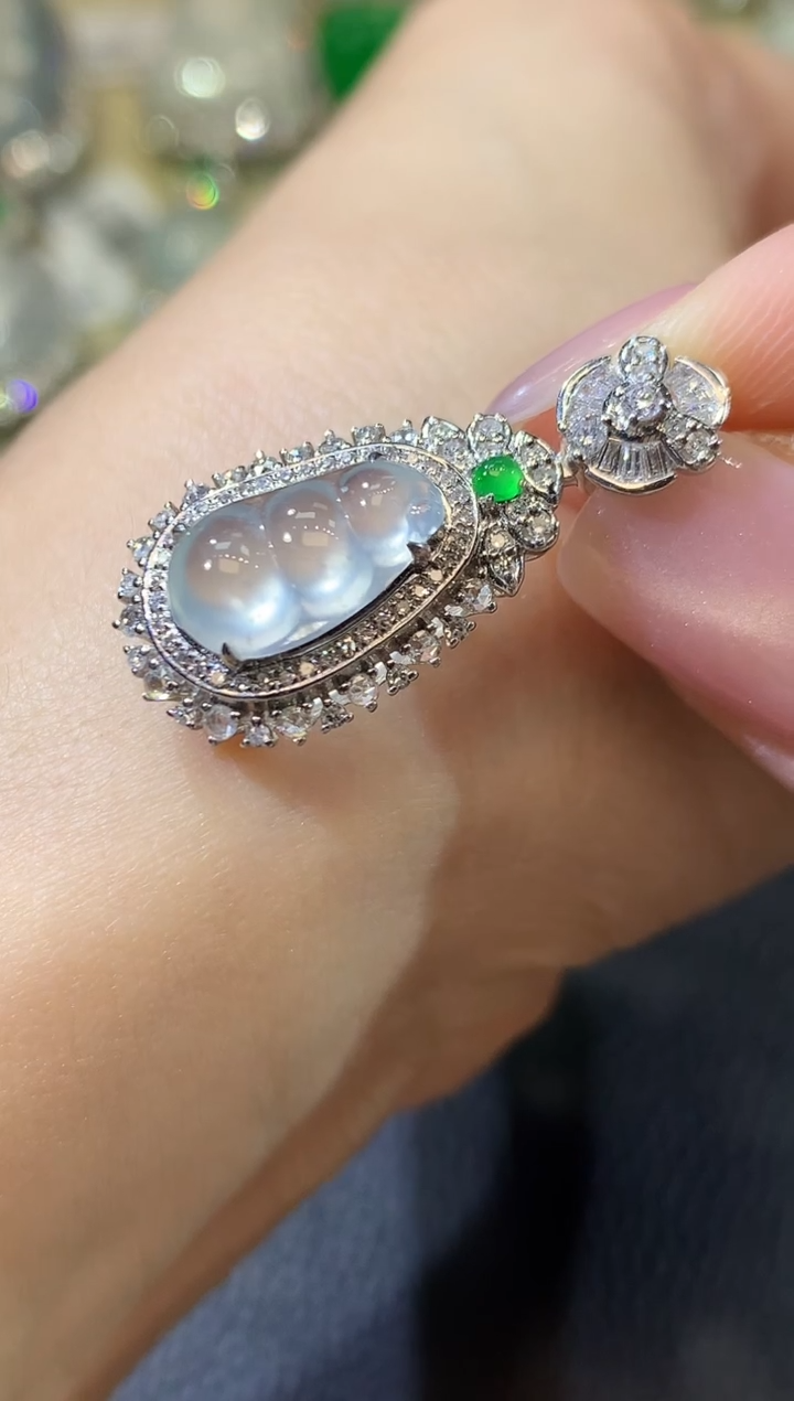 【闪购商品】翡翠吊坠(不含链)18K金镶嵌D15