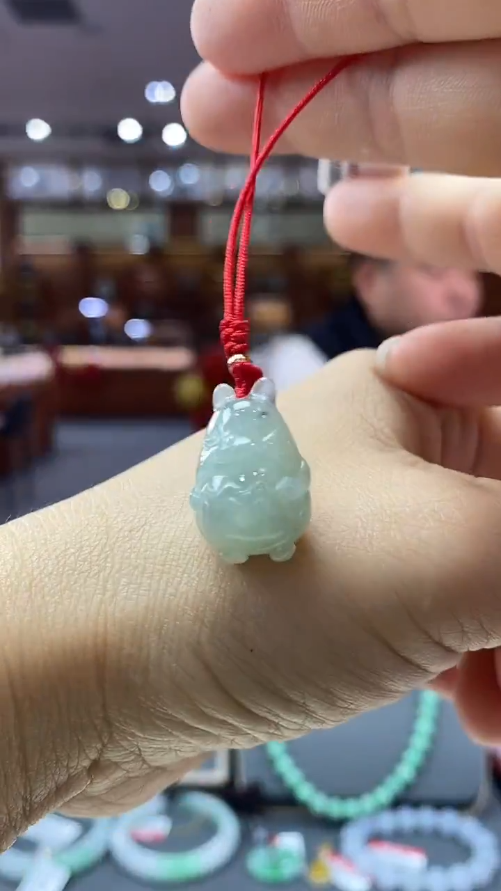 颈饰未镶嵌翡翠龙猫  4号