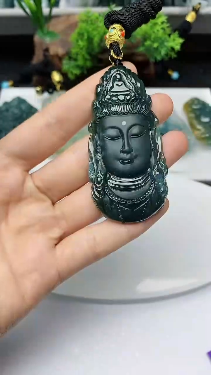 【闪购商品】翡翠颈饰未镶嵌