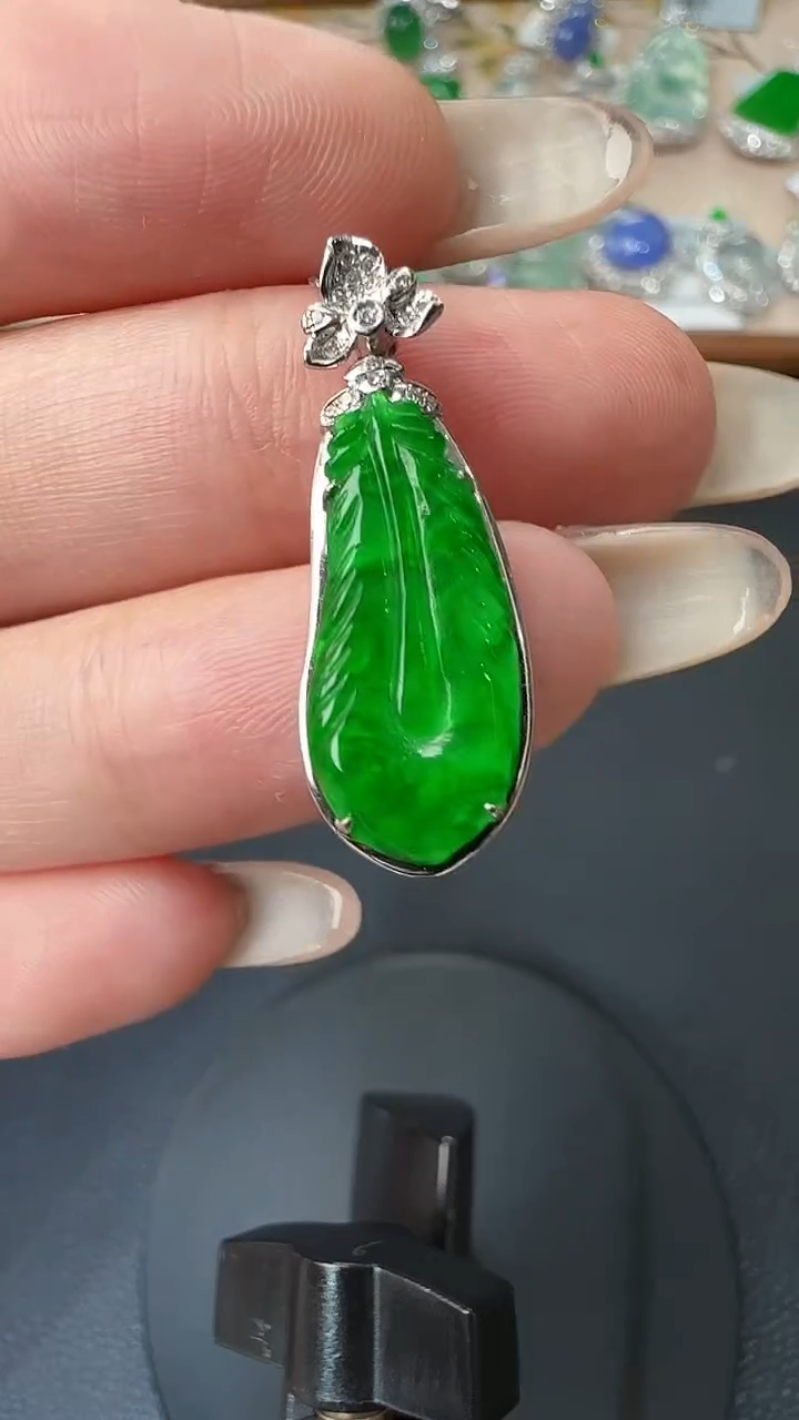 翡翠18K金镶嵌吊坠(不含链)26