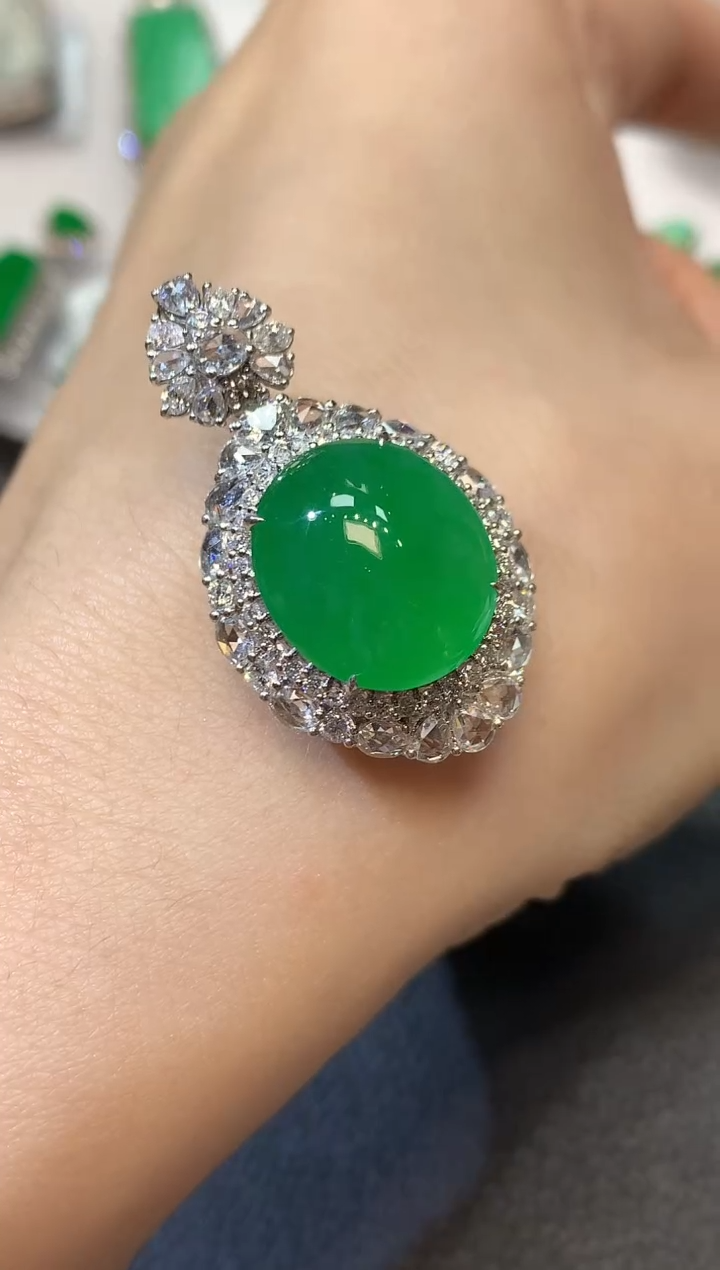 【闪购商品】翡翠吊坠(不含链)18K金镶嵌D50