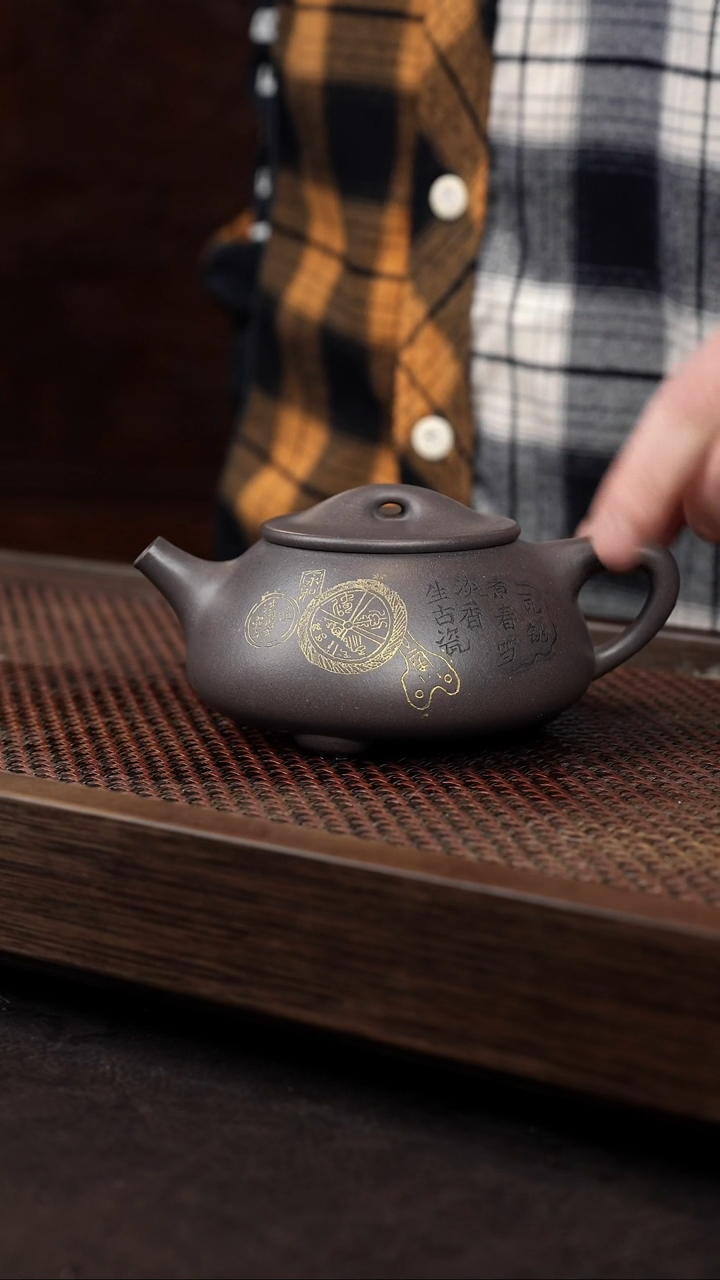 【闪购商品】紫砂茶壶天青刻绘满瓢