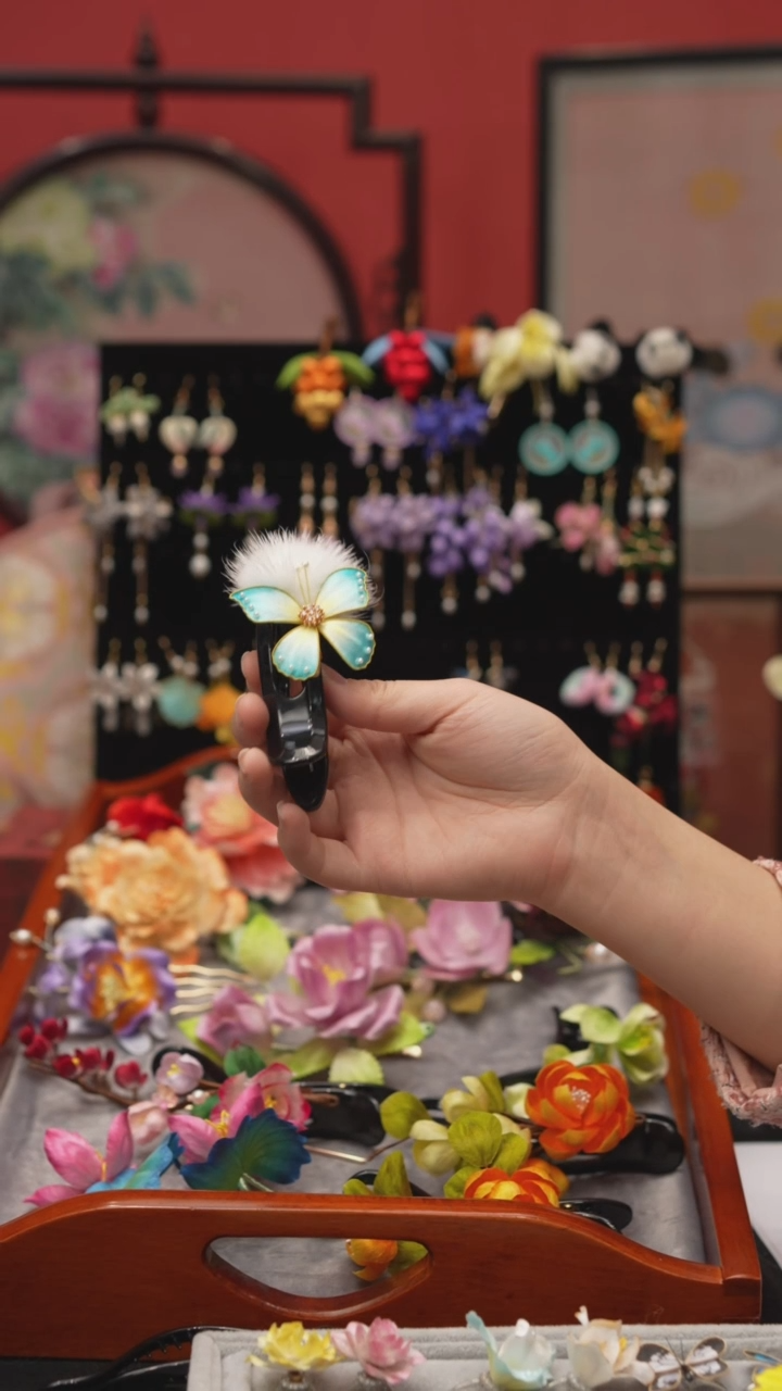 刺绣一**梨非遗绒花手工饰品