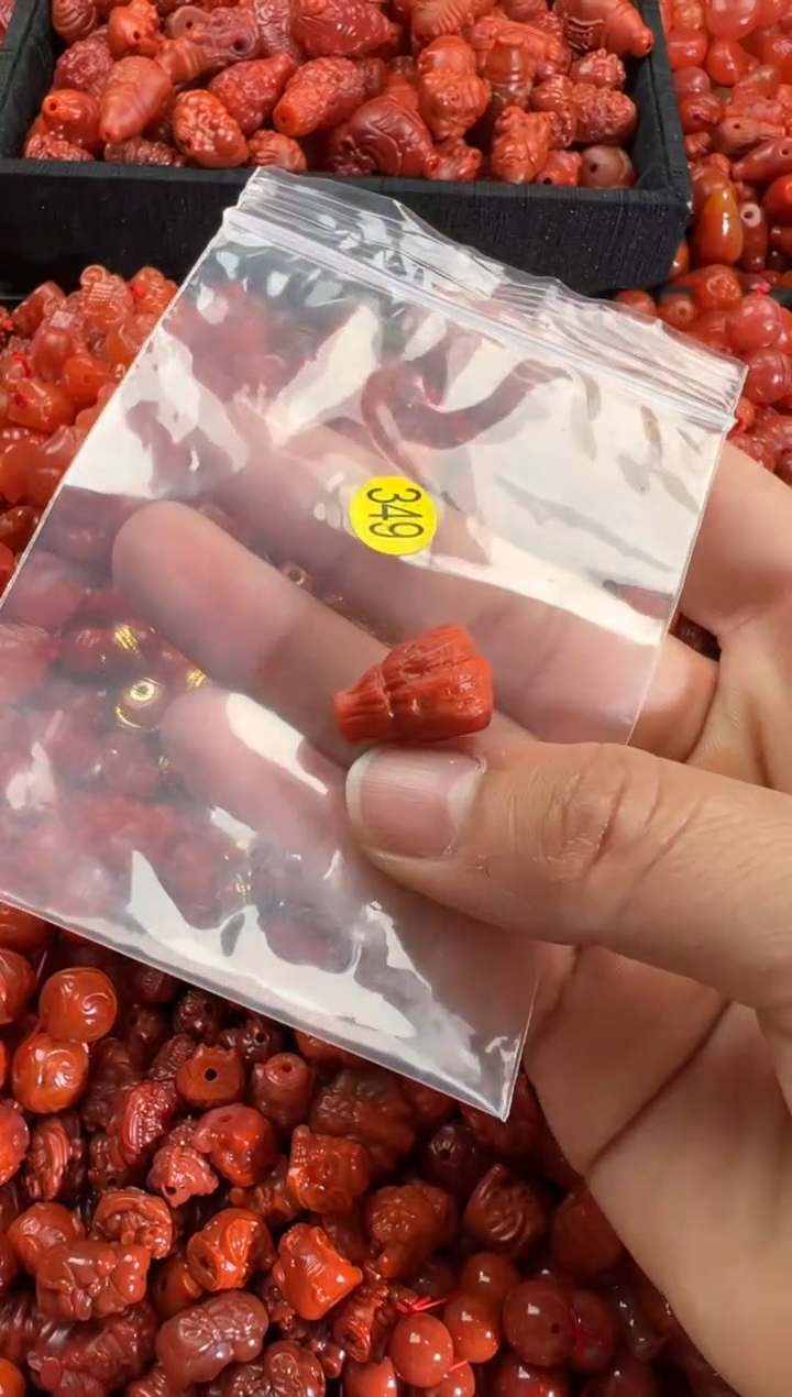 【闪购商品】南红玛瑙颈饰未镶嵌1