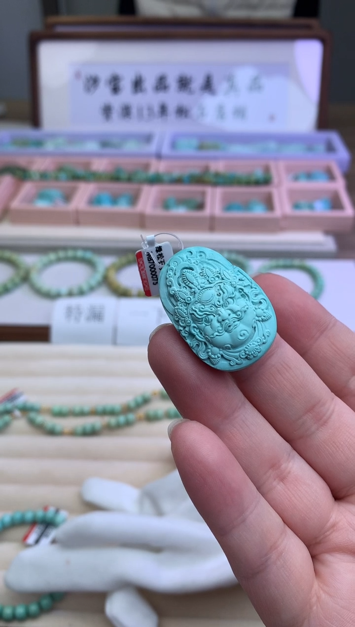 【闪购商品】绿松石雕刻件未镶嵌松石精工H74