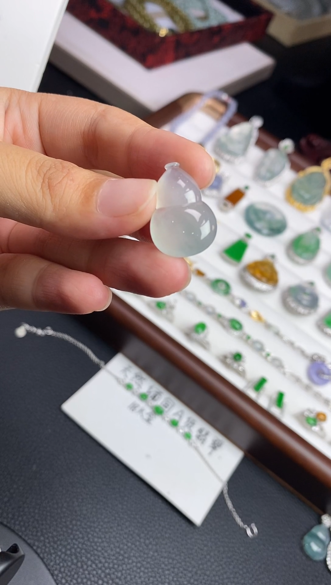 翡翠未镶嵌吊坠(不含链)1