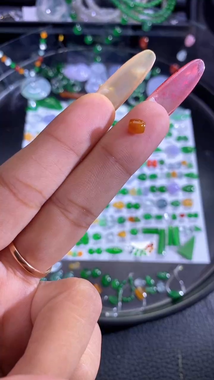未镶嵌挂件翡翠珠子