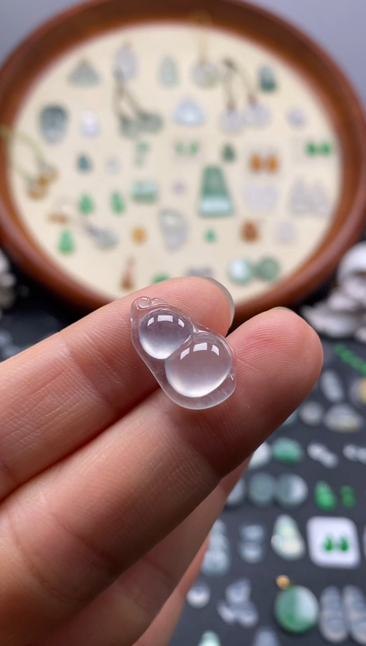 颈饰未镶嵌翡翠高冰葫芦/芬