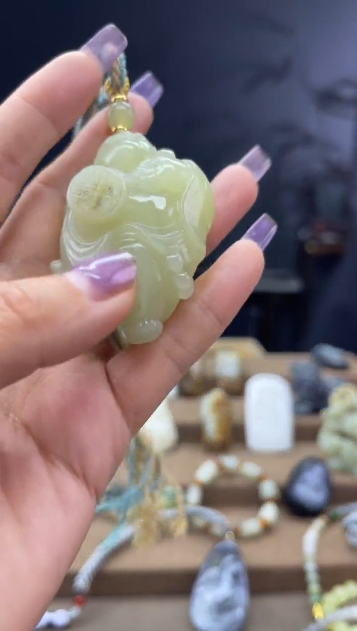 颈饰未镶嵌和田玉1