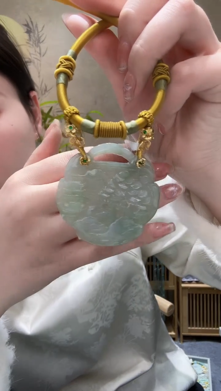 【闪购商品】翡翠颈饰未镶嵌吊坠