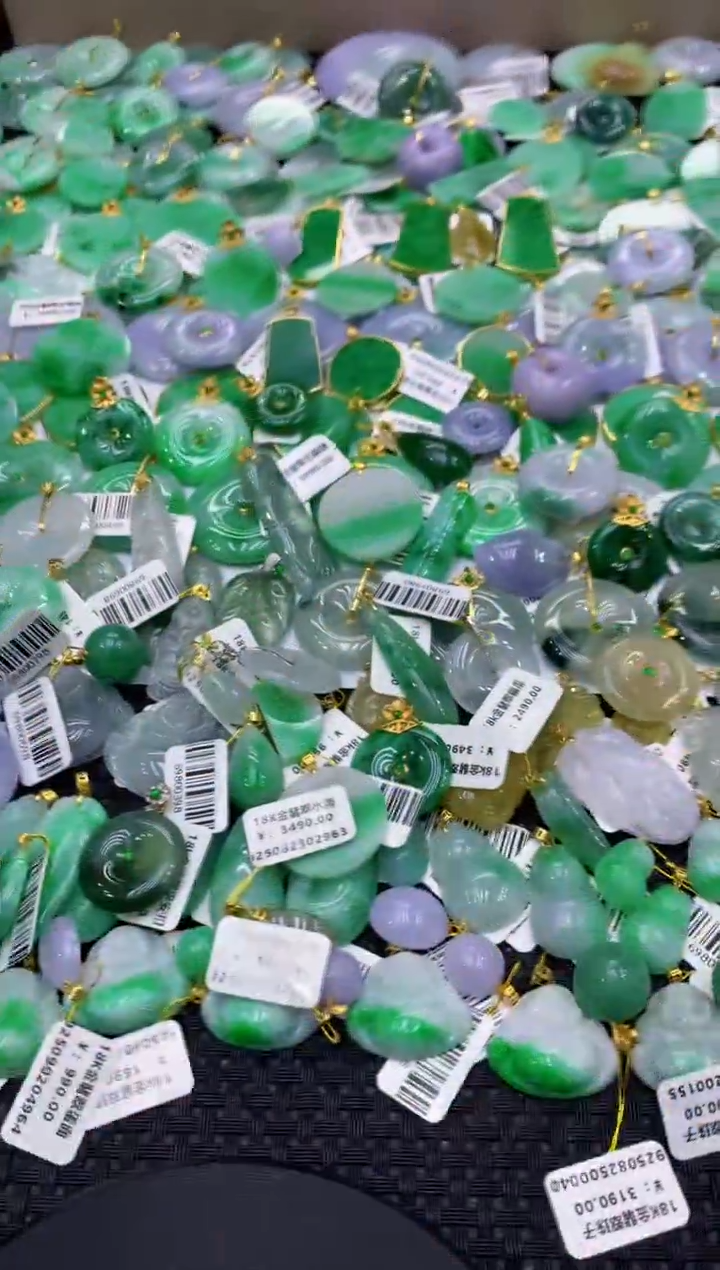 颈饰未镶嵌翡翠天然缅甸翡翠A货