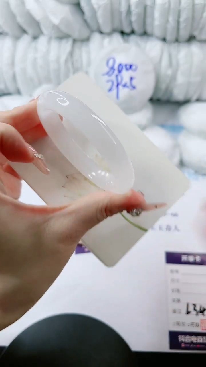 【闪购商品】石英质玉手镯未镶嵌多样性发货L345