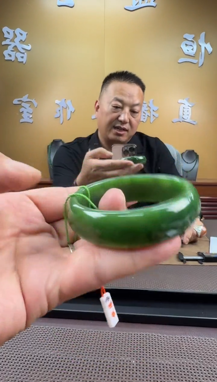 颈饰未镶嵌和田玉手镯59