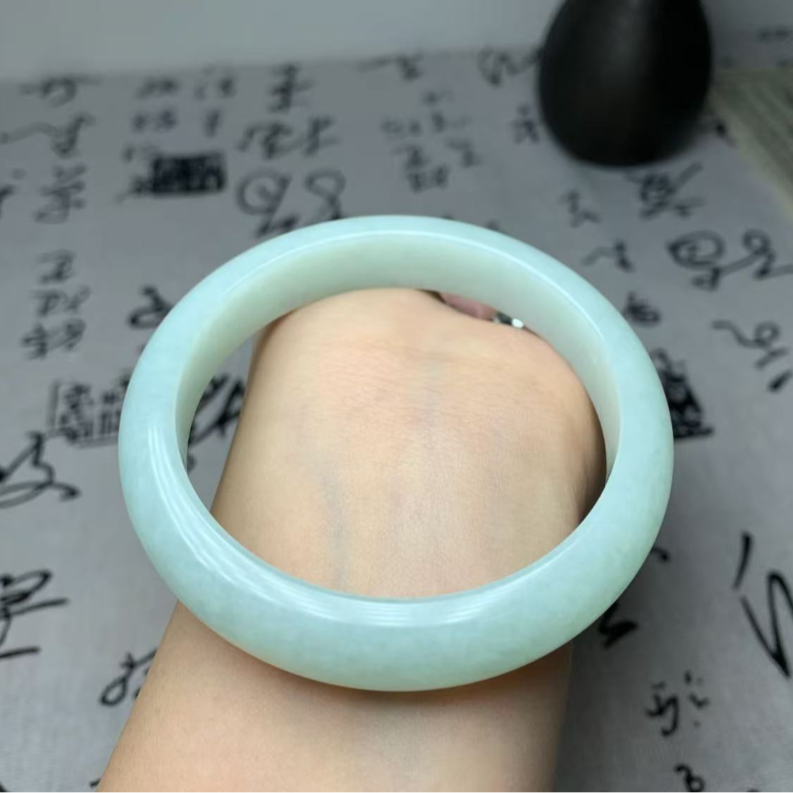 缅甸A货翡翠手镯