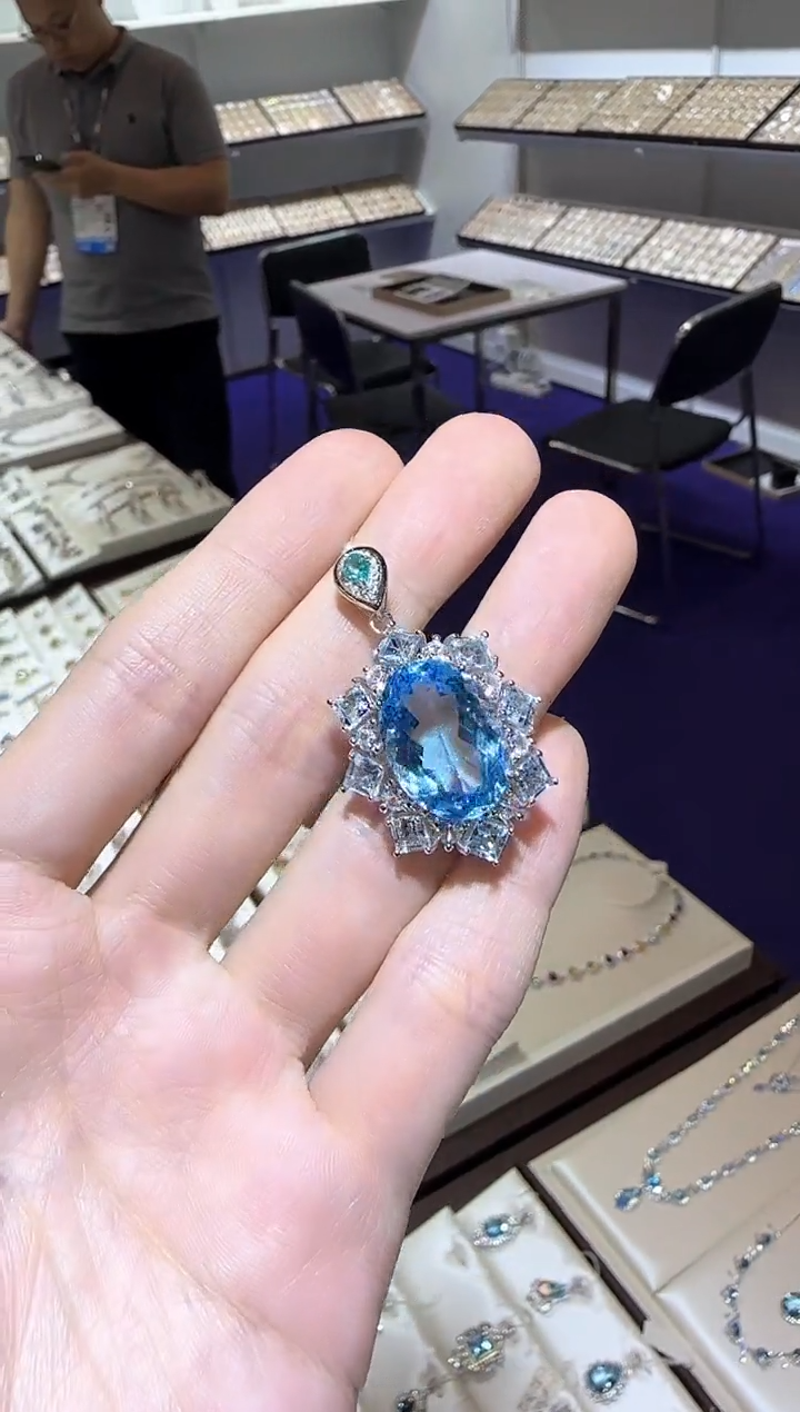 【闪购商品】托帕石颈饰银S925镶嵌13*18mm妖姬