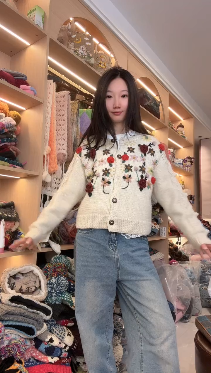 羊毛纯手工米白开衫