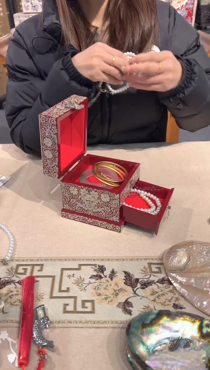 【闪购商品】红底寿·弘贝雅螺钿漆器文化馆