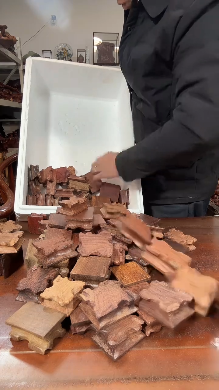 木嶅**刘红木随形创意底座yyds