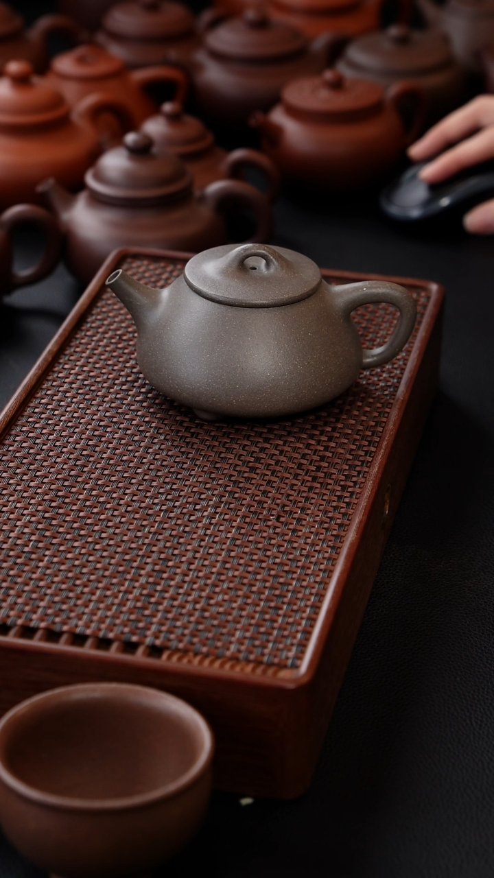 【闪购商品】平盖 青灰段 原矿紫砂壶 170CC