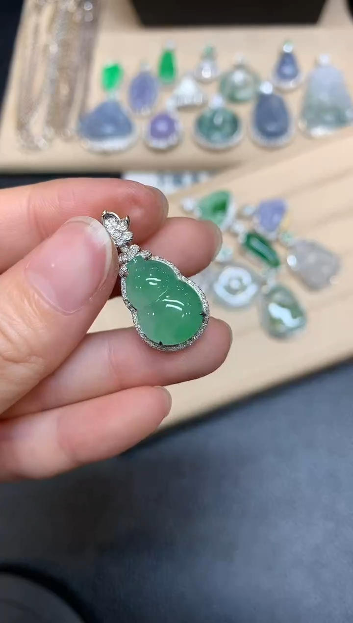 【闪购商品】翡翠颈饰18K金镶嵌【无服务费