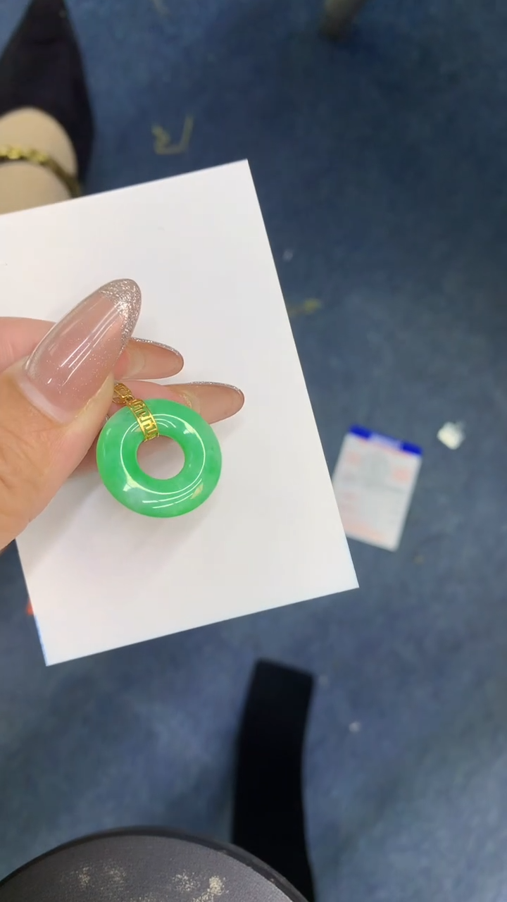 颈饰18K金镶嵌翡翠1