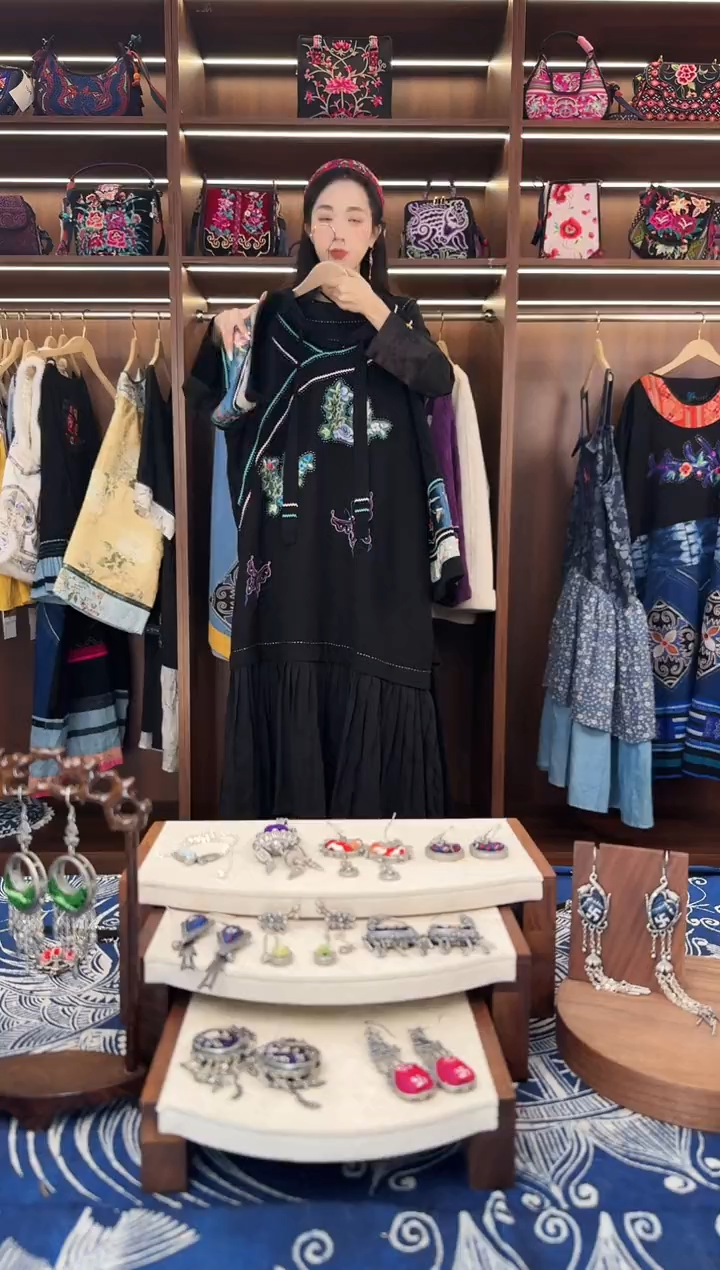 织绣小*月L61黔东南苗族刺绣