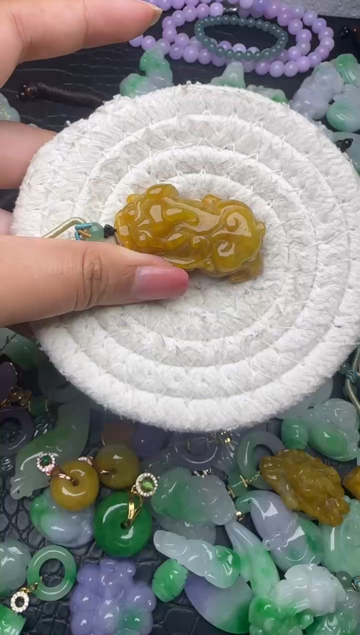 颈饰未镶嵌翡翠缅甸翡翠吊坠
