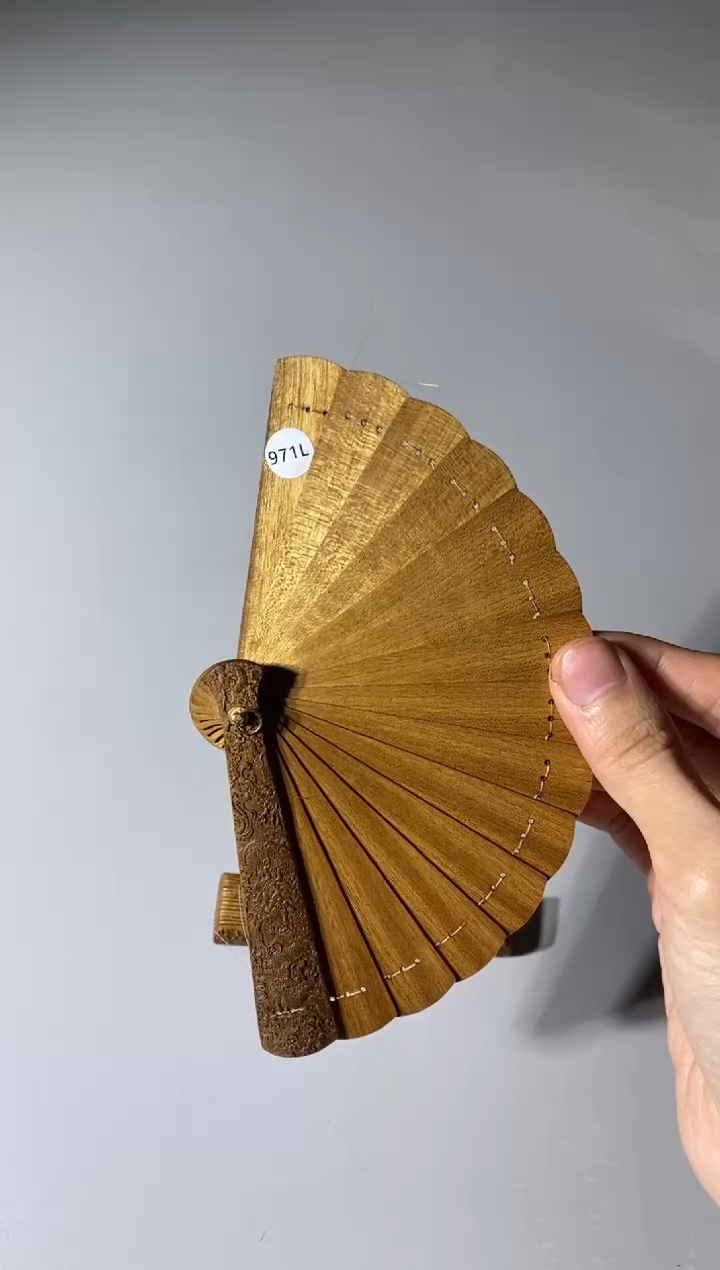 【闪购商品】金丝楠木雕971号10cm金丝楠木小叶桢楠掌中扇