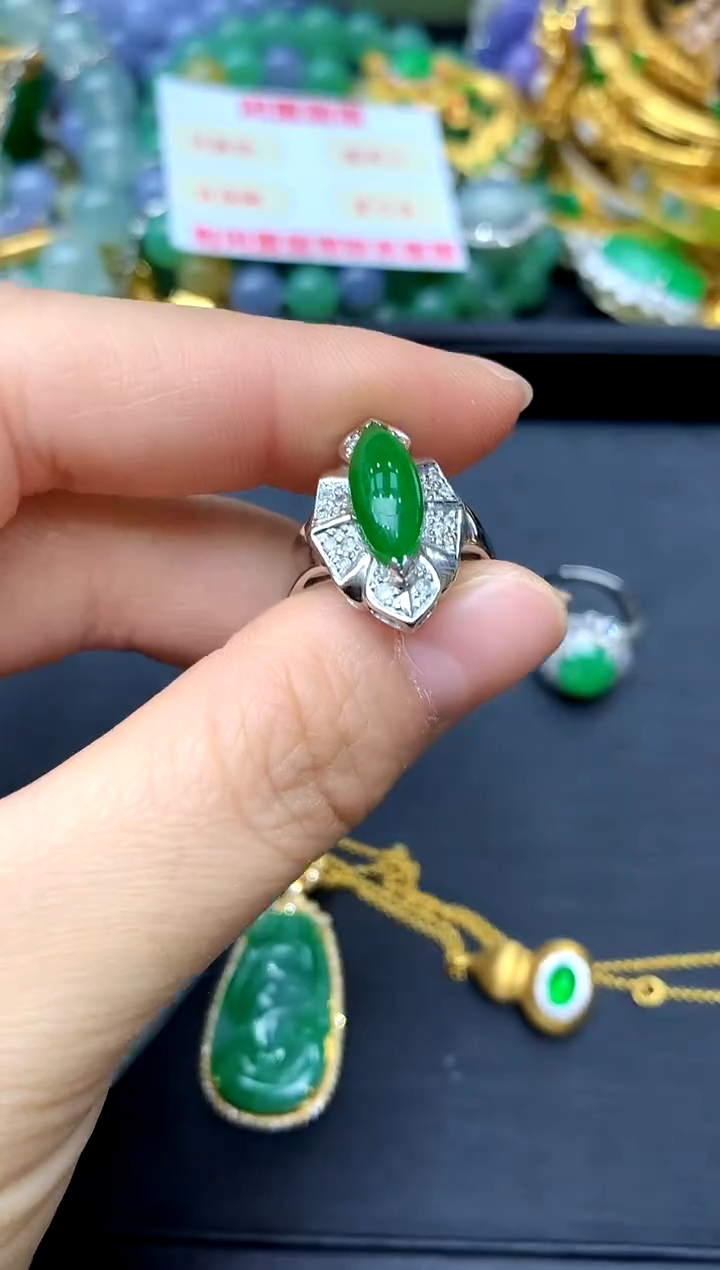 18K金镶嵌戒指翡翠484-中国好珍宝