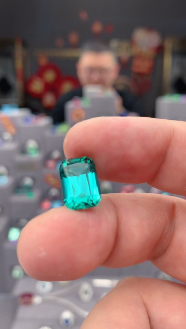 【闪购商品】碧玺裸石未镶嵌6ct拉贡碧玺