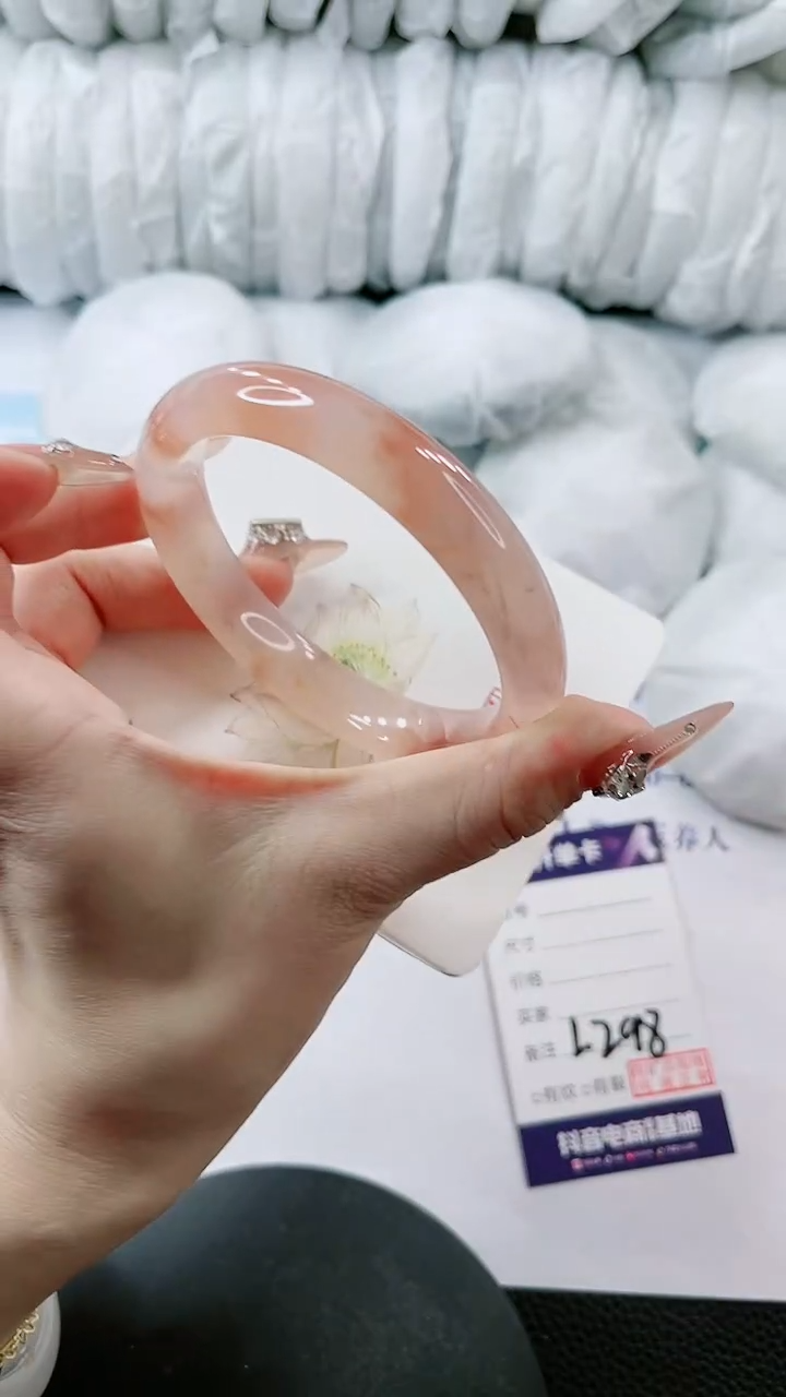 【闪购商品】石英质玉手镯未镶嵌多样性发货L298-62