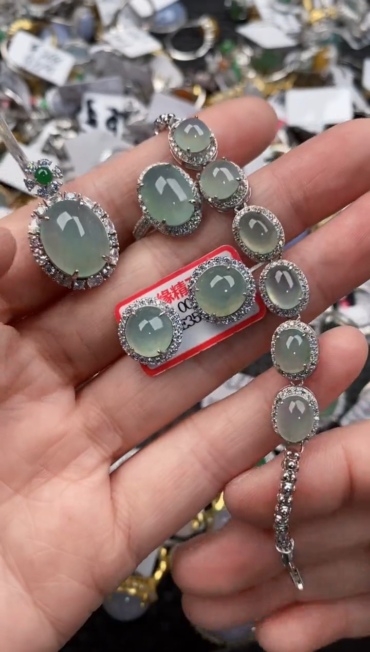 银S925镶嵌戒指翡翠666               1