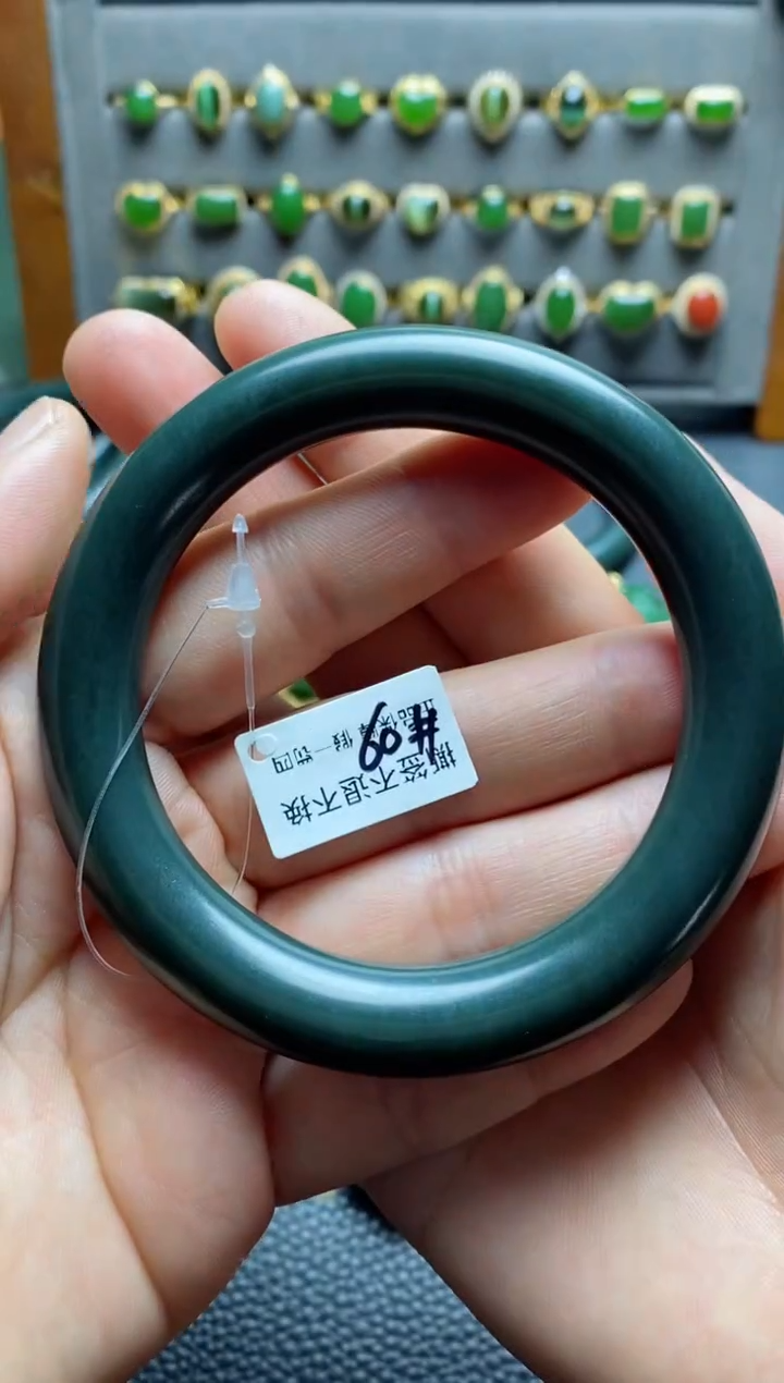 【闪购商品】和田玉60圈口未镶嵌手镯