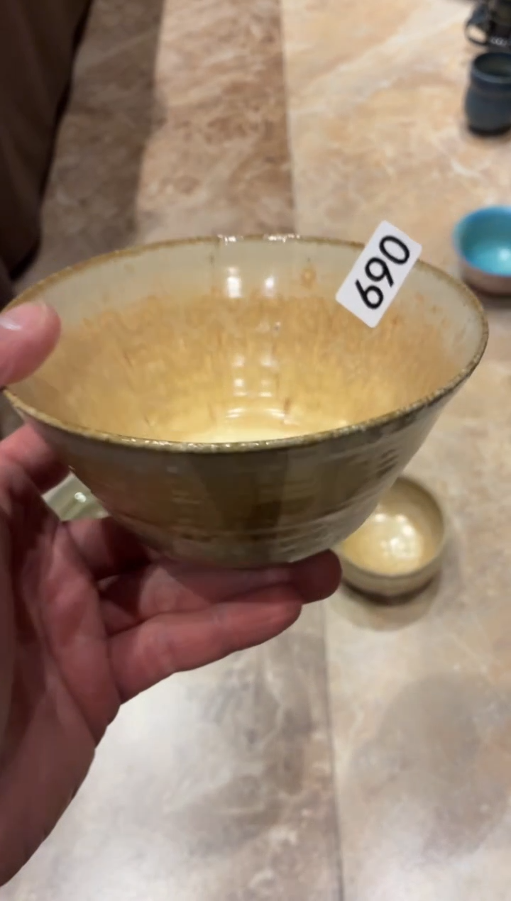 瓷片南****燕69燕麦色螺纹斗碗1个