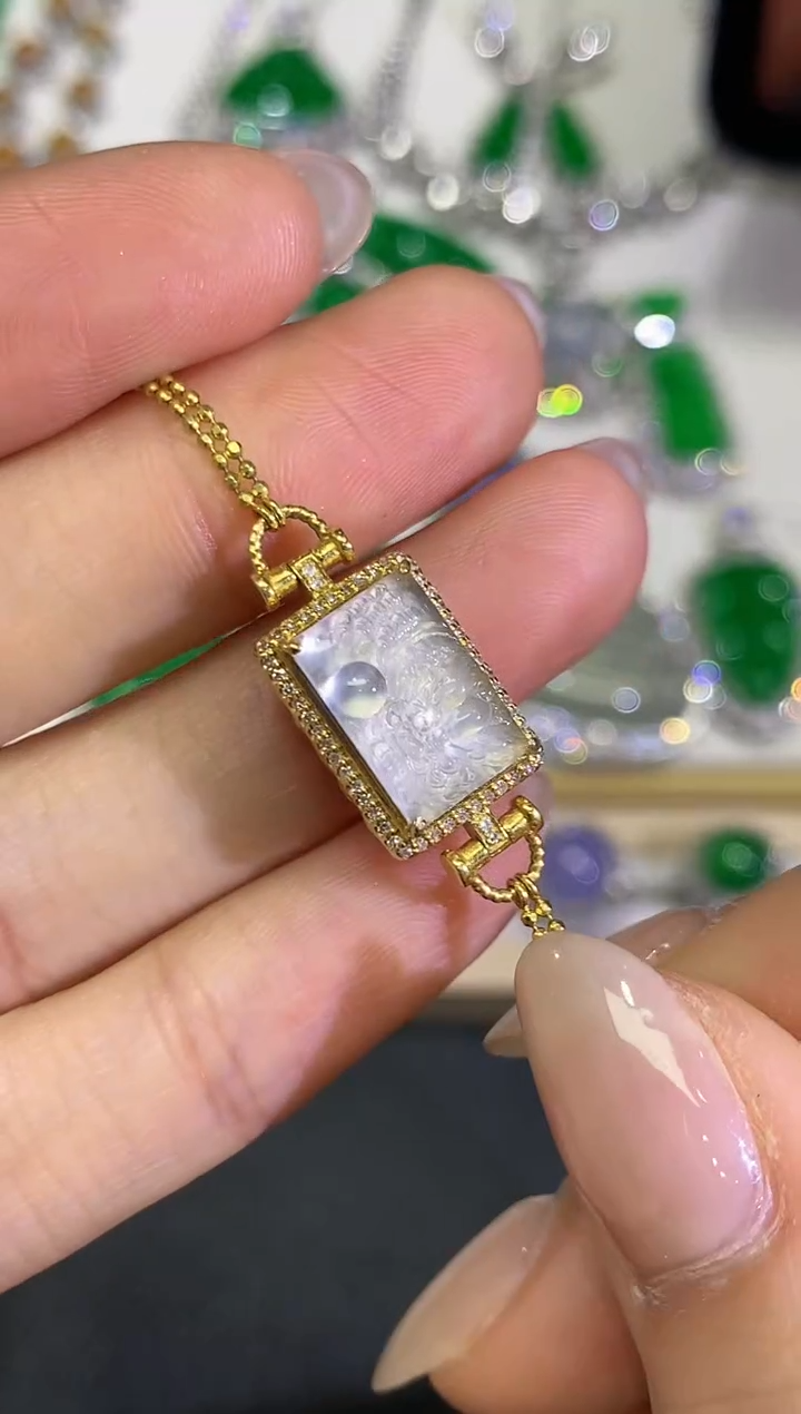 【闪购商品】翡翠颈饰18K金镶嵌团购52