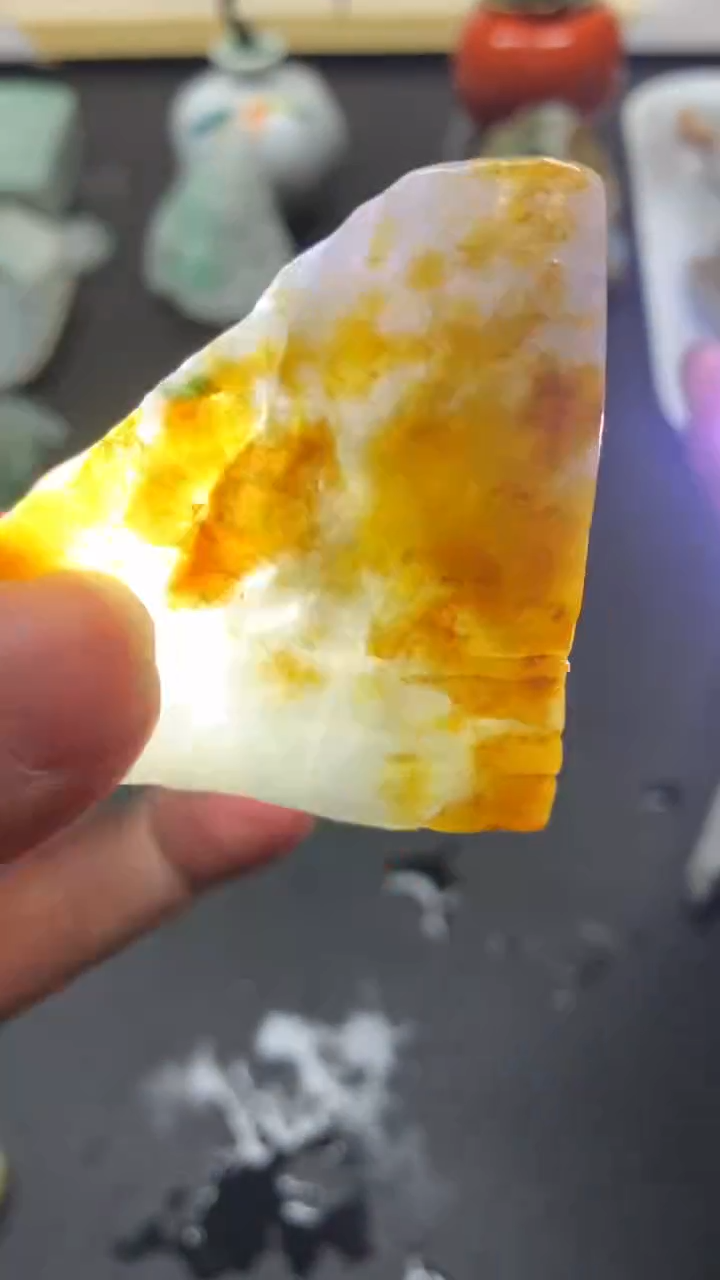 【闪购商品】翡翠颈饰未镶嵌天然翡翠A货