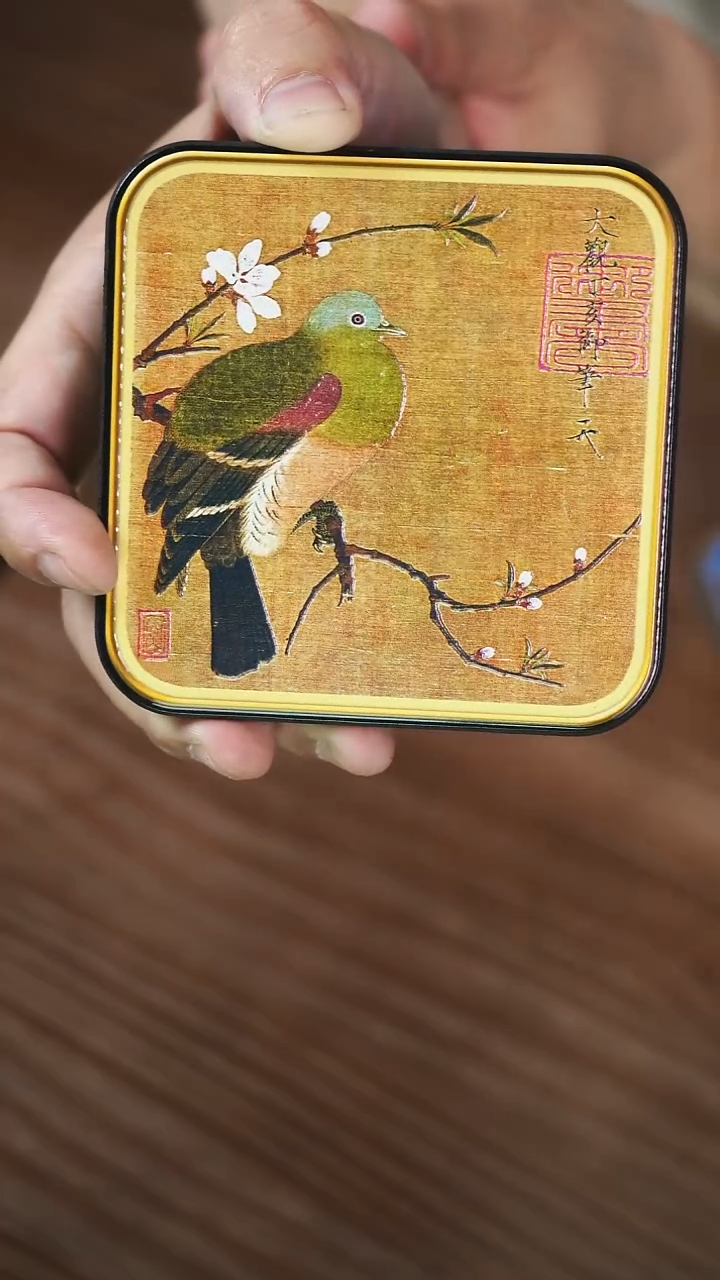 壹藏贰宝桃鸠杯垫一片