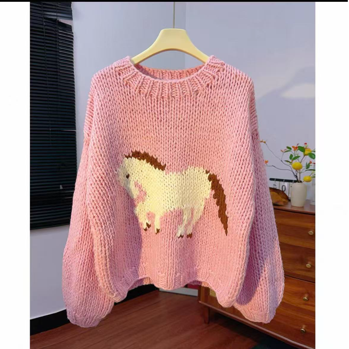 2025秋冬新款时尚可叠穿小马图案针织网红百搭套头慵懒毛衣女