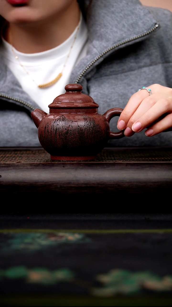 茶壶紫砂桃花泥 道洪童稚壶 