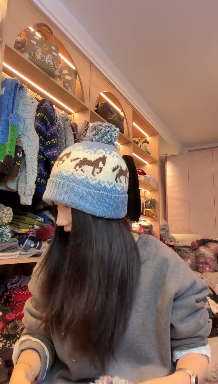 羊毛美利奴小马翻边