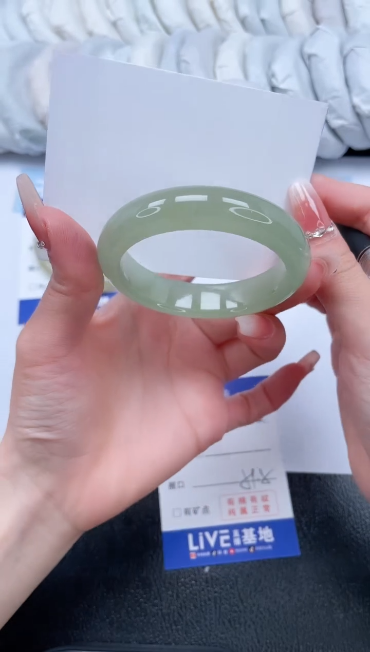 【闪购商品】石英质玉手镯未镶嵌T152-51.5