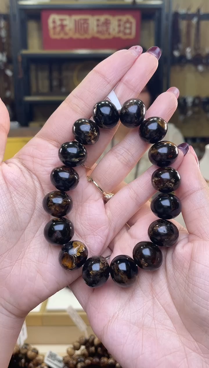 【闪购商品】琥珀裸石未镶嵌16+黑花手串