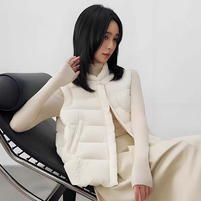 【橙子小店】知汝懿复古盘扣羽绒马甲