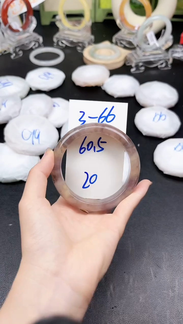 未镶嵌手镯石英质玉3-66